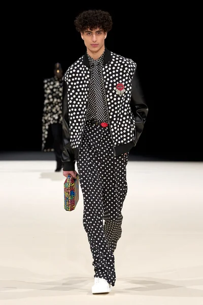 Look 18
